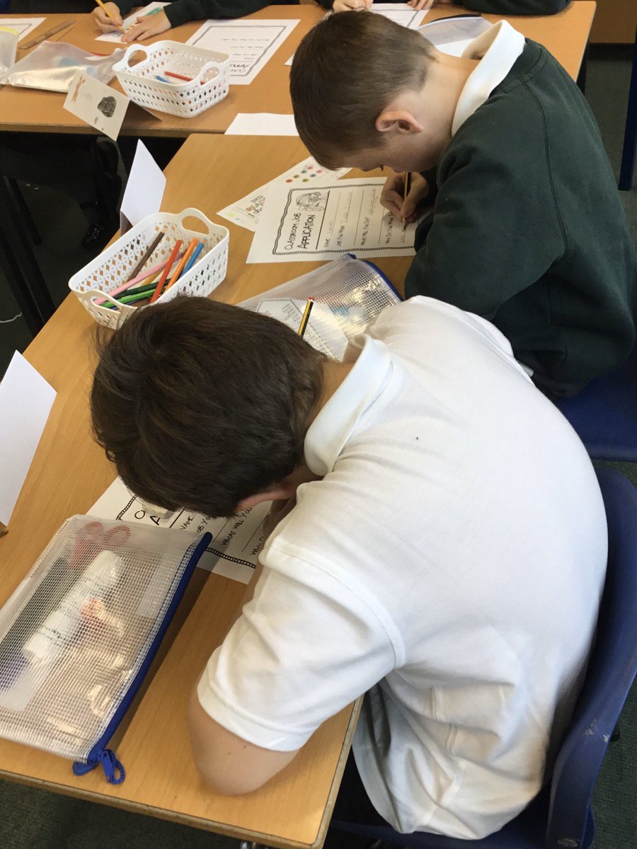 G_M_P_SClass1KD's tweet photo. Lots of very grown up discussions this afternoon in 3KD. The children have been talking about being responsible for our classroom and have each completed a job application form for each of the different roles needed. #minimonitors https://t.co/pzrP04fxaU
