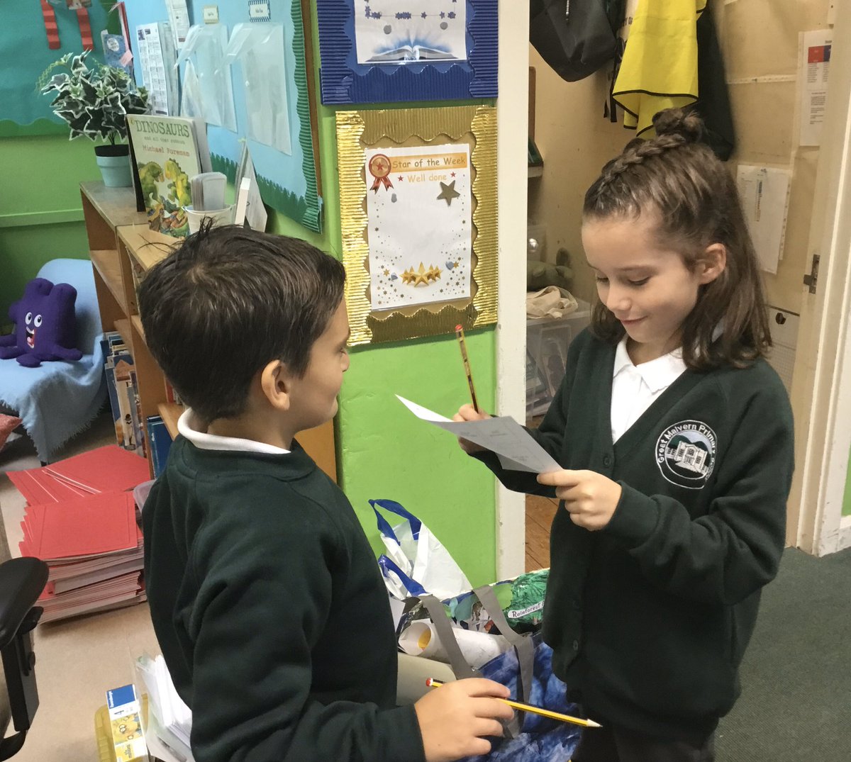 G_M_P_SClass1KD's tweet photo. Lots of very grown up discussions this afternoon in 3KD. The children have been talking about being responsible for our classroom and have each completed a job application form for each of the different roles needed. #minimonitors https://t.co/pzrP04fxaU