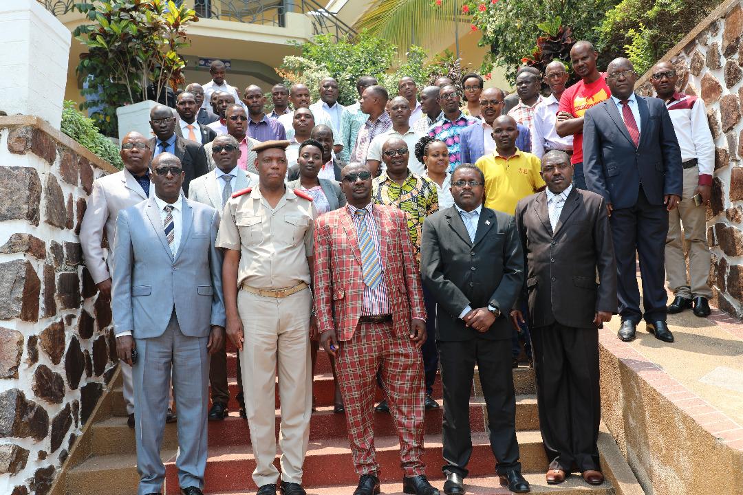 niraimerance's tweet photo. #Burundi: @MairieBujumbura: 04.9.2020. Présentation des prévisions météorologiques saisonnières allant de septembre à décembre 2020 par l'Institut Géographique du Burundi ( IGEBU) @BMineagrie https://t.co/lGWSdbXNFK