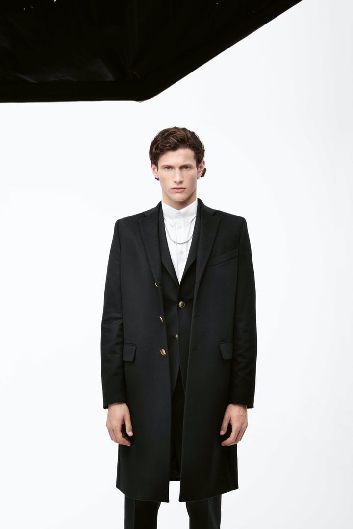 thefashionisto's tweet image. Remain in Light: #APROPOS Journal Showcases Fall '20 Collections #FW20 thefash.co/aKqZQd