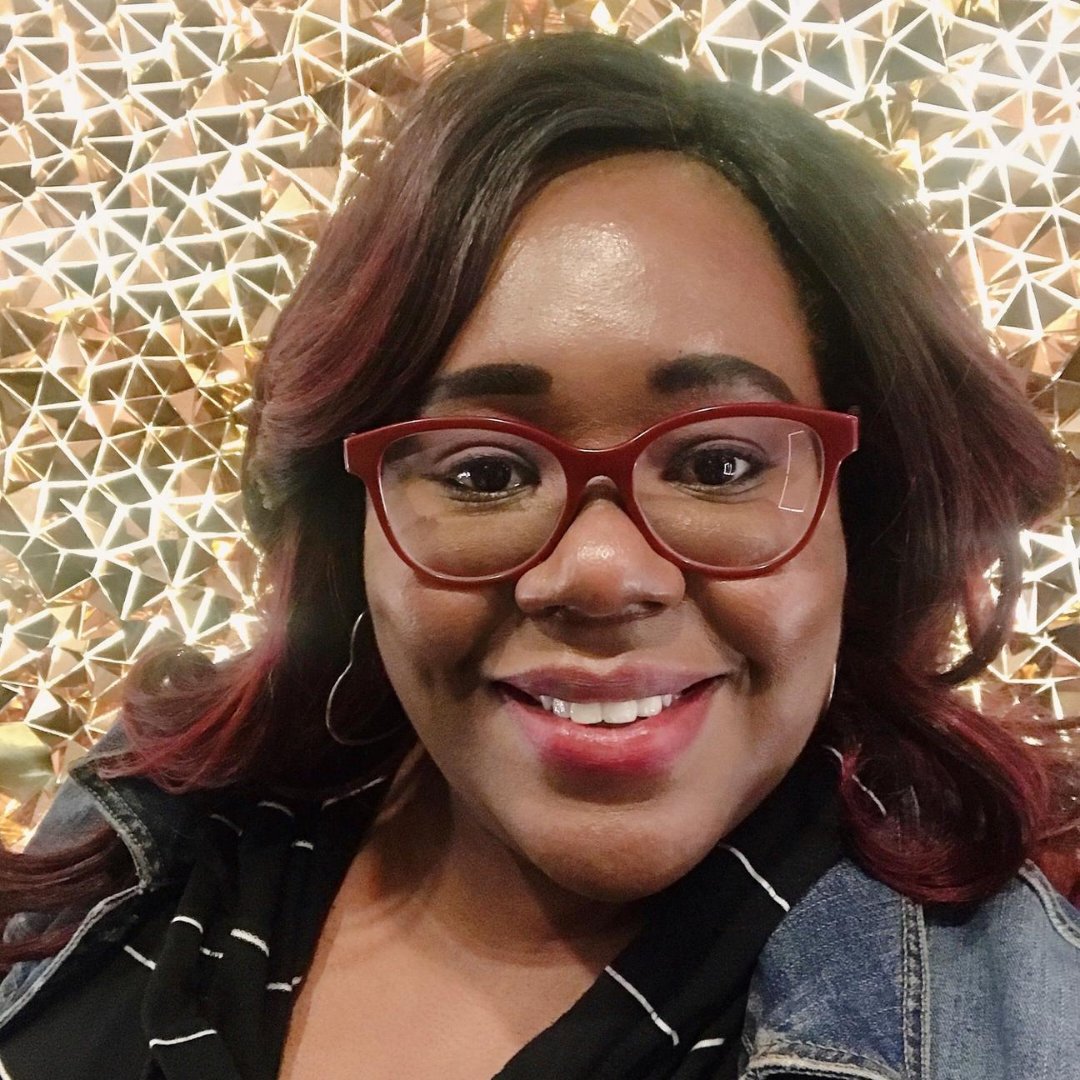 GVSUJobs's tweet photo. This week’s #HRFeatureFriday is Assistant Facilities Supervisor Raven McClinon! Raven’s favorite part about working at GVSU is how her coworkers and colleagues always work hard to support her. “People really enjoy their jobs and helping students is a top priority,” she said 💙 https://t.co/8aeQapCBux