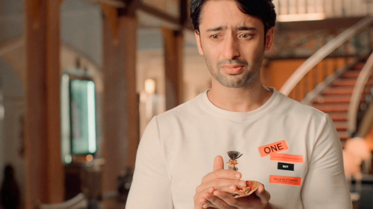 since when - he has no clue. The father in Abir breaks down again today upon realizing that his little one won't get a partner in little Kanha. Whom should he complain Whom should he blame? His fate?(5/6) #YehRishteyHainPyaarKe  #ShaheerSheikh