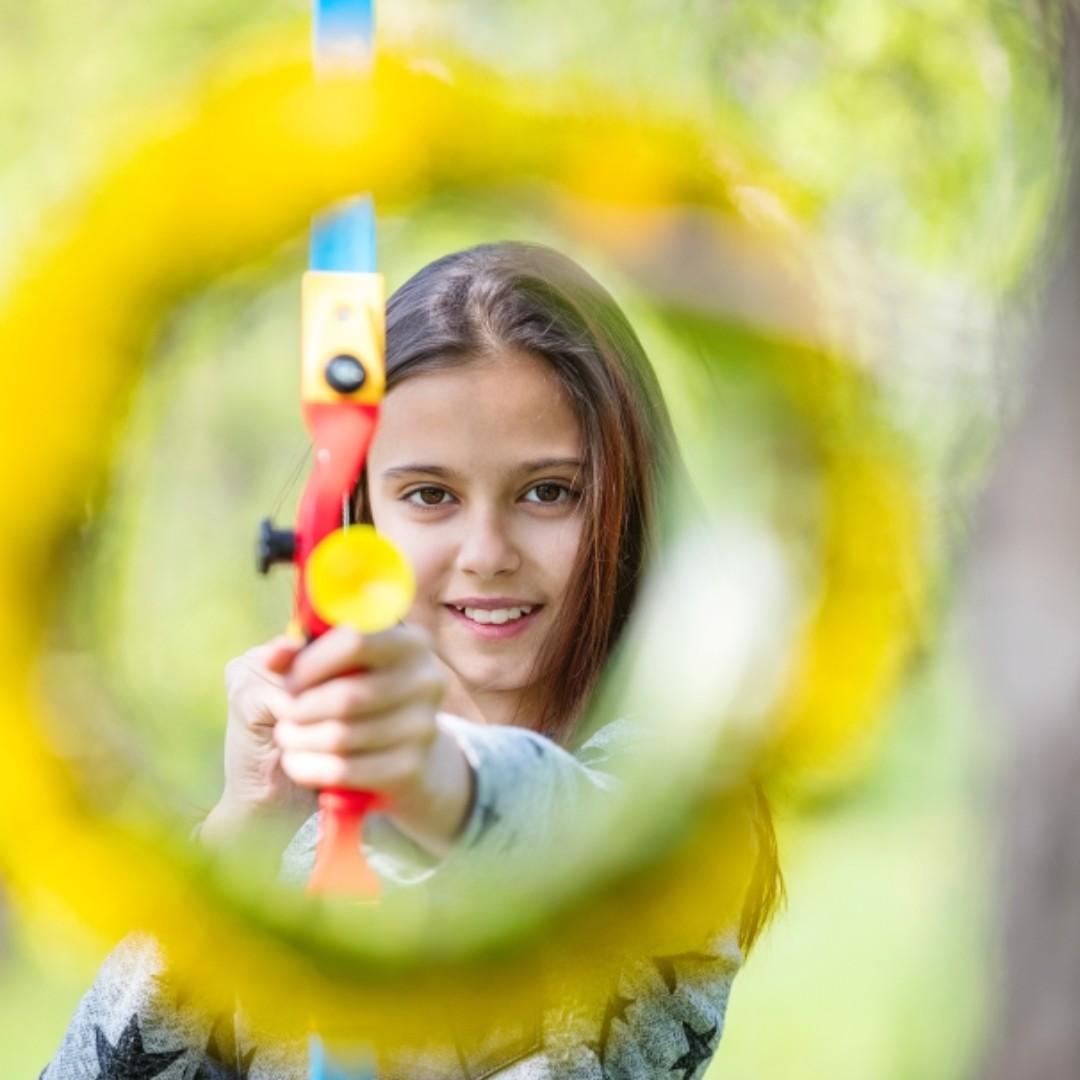 ProjScientist's tweet image. #DidYouKnow elastic energy is the potential energy stored in things that have elasticity and that energy is released when the object is stretched? Students can learn about #elasticenergy at #STEMClub! Sign up: projectscientist.org/stem-club 
#girlsinSTEM #scienceforkids
