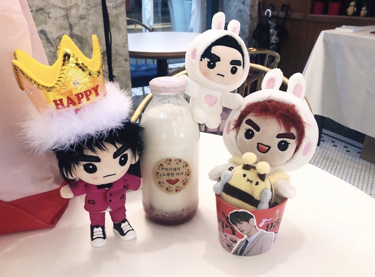 honeybee_70422's tweet photo. 사람이 많아서 두번째 가서야 터리랑 겨우 몇컷 찍어온🥺!!! 핑크핑크하게 마크마크한 레이어 스튜디오🐰🍓💓 감사합니다😭 @happy9394day 
#GOT7 #갓세븐 #MarkTuan #마크

#아가새의소중한마크_생일축하해
#ForeverWithMarkTuanDay @marktuan https://t.co/aPdBVOvYsg