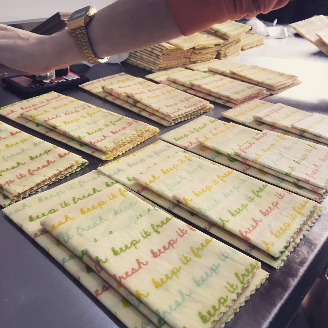 VeganFoodWraps's tweet photo. All orders have all been handmade, packed, and posted just in time for the weekend! Have a great one folks!

 #smallbusiness #supportsmallbusiness #weekend #veganwaxwraps #independentbusiness  #cotswolds https://t.co/lPNwmQDgxZ