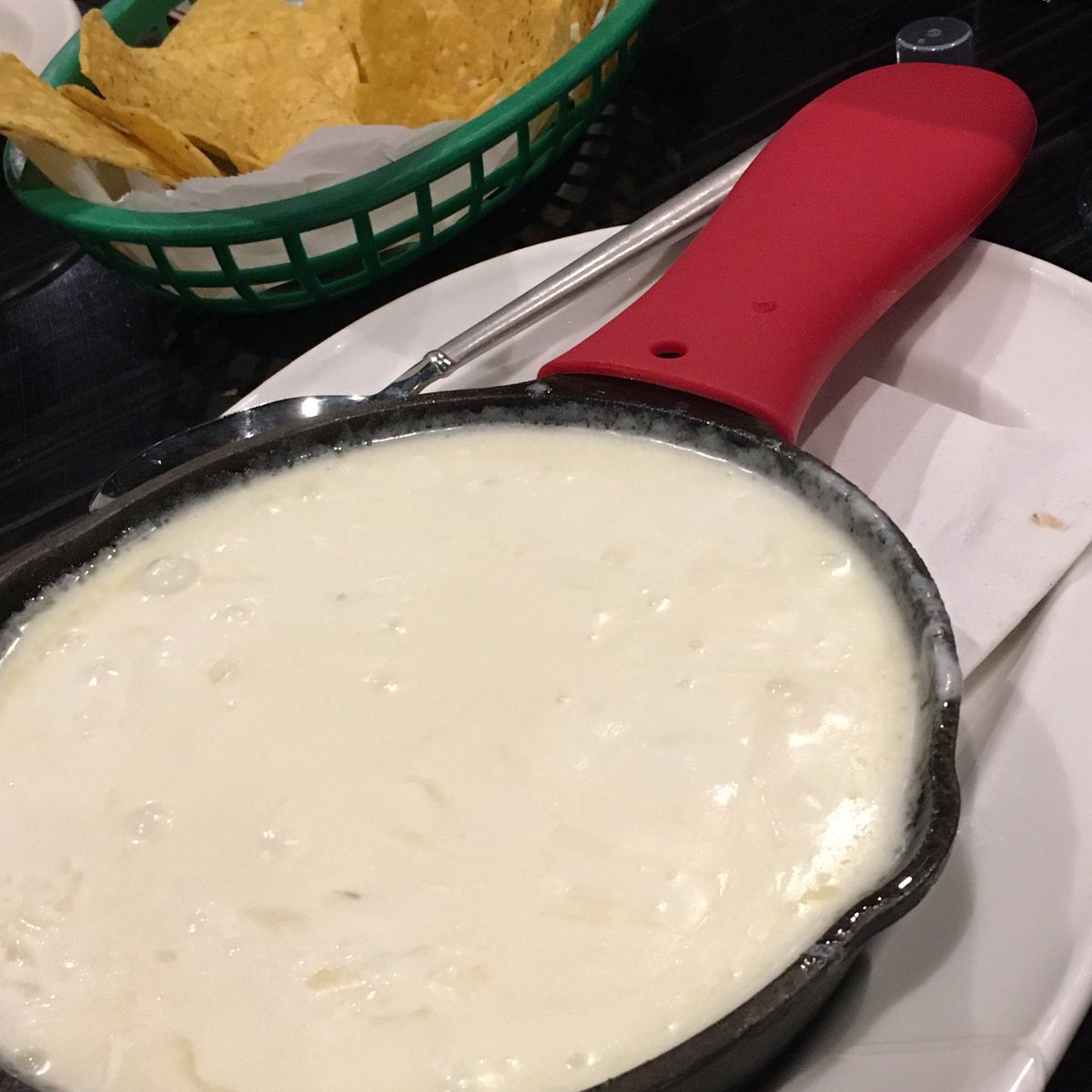 PNWfoodphotog's tweet photo. Enjoyed the best #guacamole in #yakima this week with friends At Fuegos! So outstanding! #Thankful Yakima is starting to reopen safely! #maskuptoopenup https://t.co/J5konDXwwK