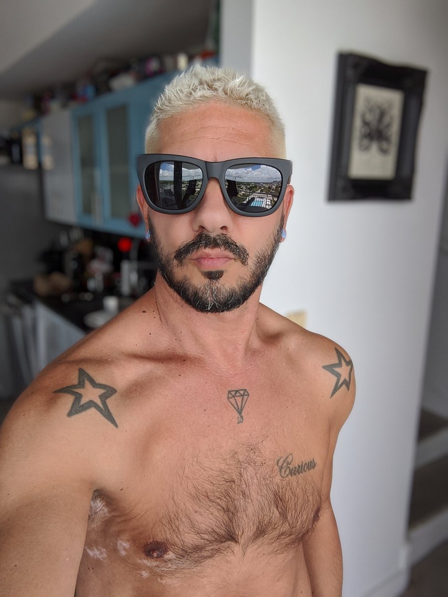 MaxBergamaschi's tweet photo. Ready for the #LaborDayWeekend #Miami  #Florida #Covid_19 #FridayFeeling #tattooed https://t.co/jii7GXJjW8
