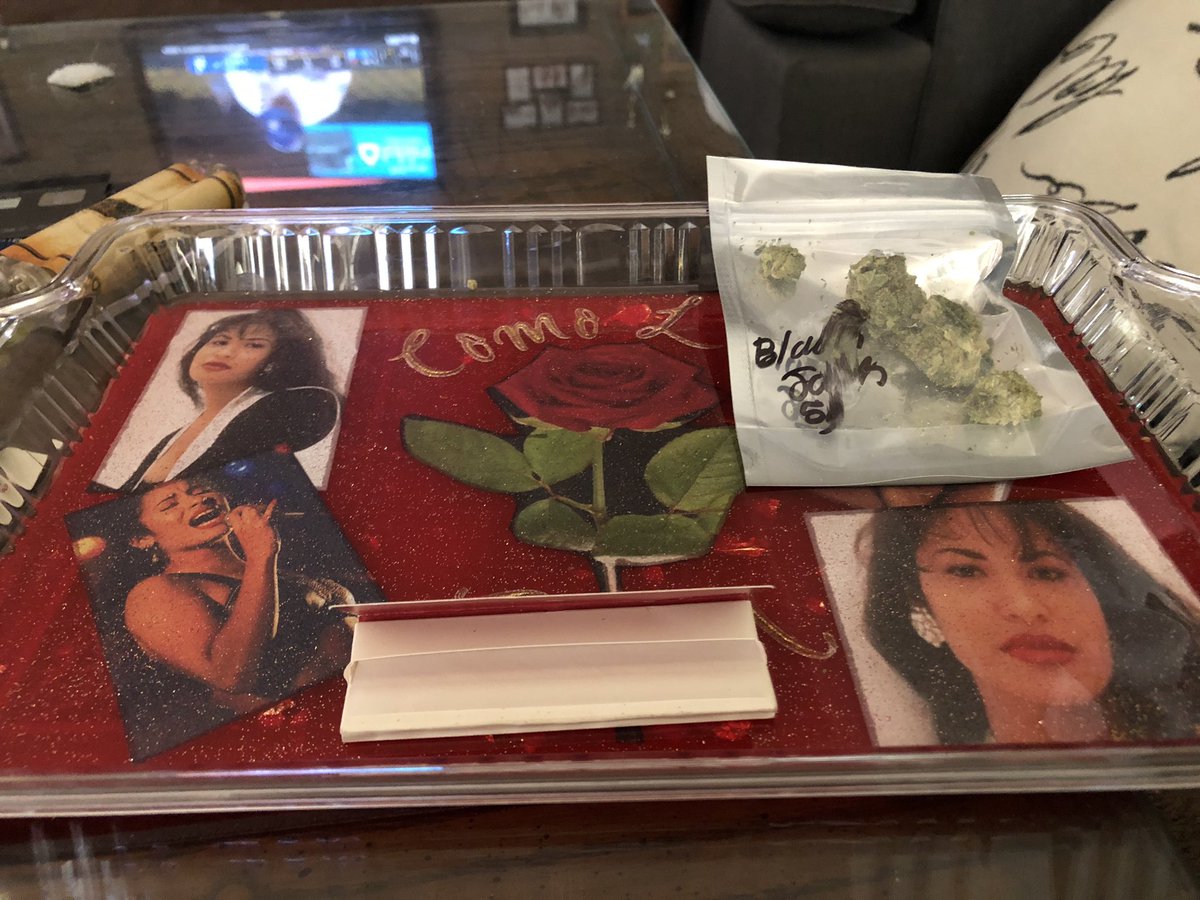 celesssxo's tweet photo. Ordered babe a custom rolling tray and let me tell youuu, @CreativeEssents did NOT disappoint😍✨ https://t.co/6PxWpeIhdv