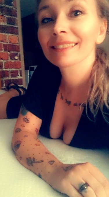 Feeling so cute today...   Maybe its the new INK!   😘 https://t.co/TBLZXCyOIO