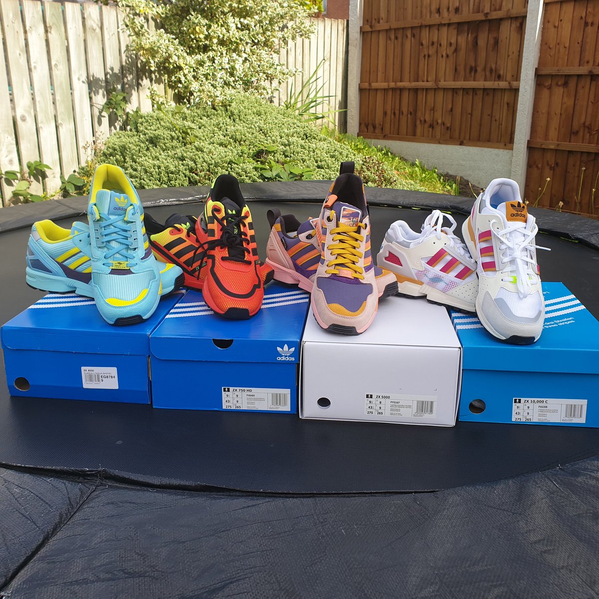 yury_istomin's tweet photo. UNITED Colours of #ADIDASZX @adiFamily_ @Dadidassler @RetroSolesUK @man_savings #adidas #adidascollector #adidasoriginals #adidasZXseries #YurYRace https://t.co/e9ZNYozcWw