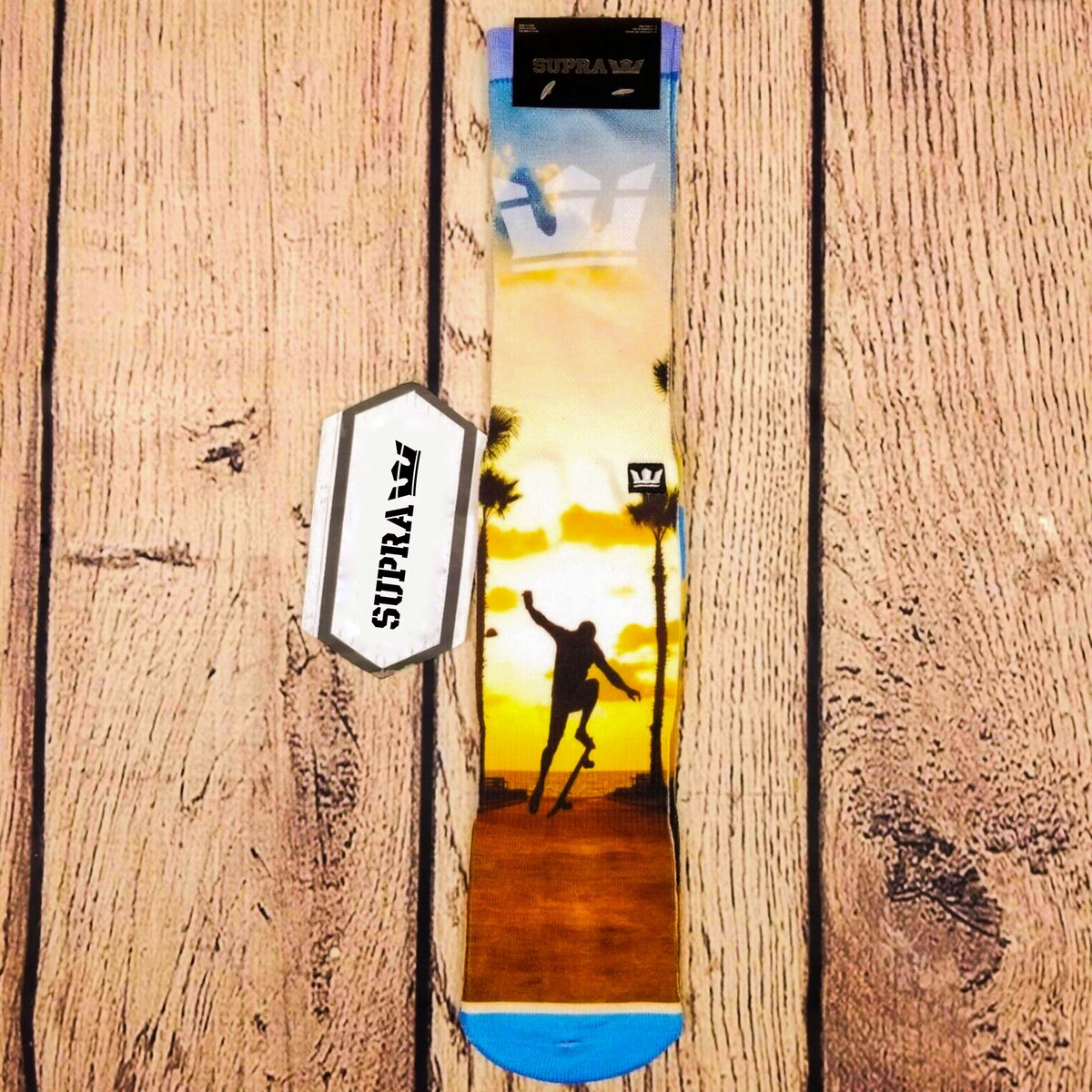 stuffsocoolph's tweet photo. ONHAND

P450

SUPRA "SUNSET BEACH" CREW SOCKS
Size:
6 - 12 Mens US
BRAND NEW / ORIGINAL

#sscoph #stuffsocoolph #suprafootwear #suprabrand #skatesocks #socks #skatebrand #philippineskateboarding #palawanskateboarding #skatesupply #skateessentials #skateshop #onlinestore https://t.co/E39SgGmlbz