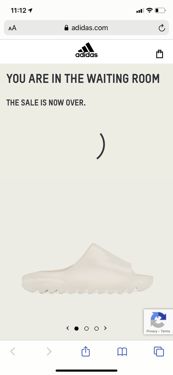 EnvyTangie's tweet photo. The sale over but I’m still in the waiting room ! total BS what a working girl got to do for a pair without people buying them to resale for 200+! I’m telling Uncle @kanyewest @KimKardashian https://t.co/WZgOpo6xXu