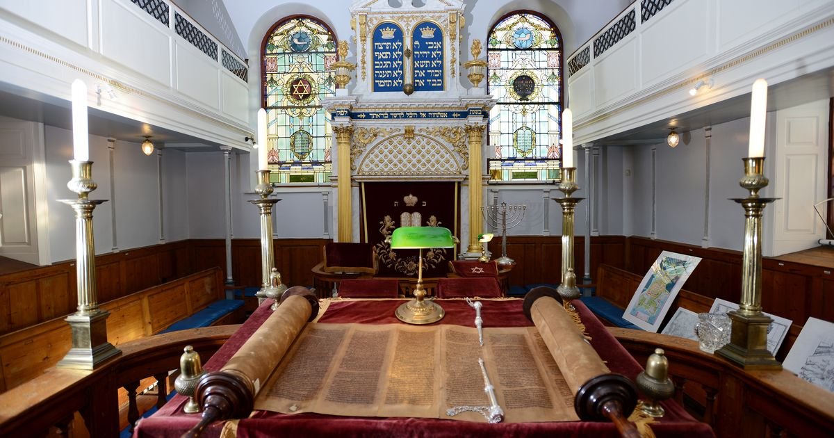 Plymouth Synagogue was built in 1762 by Dutch and German Jews in Plymouth, Devon.It is the oldest Ashkenazi synagogue in the English-speaking world.