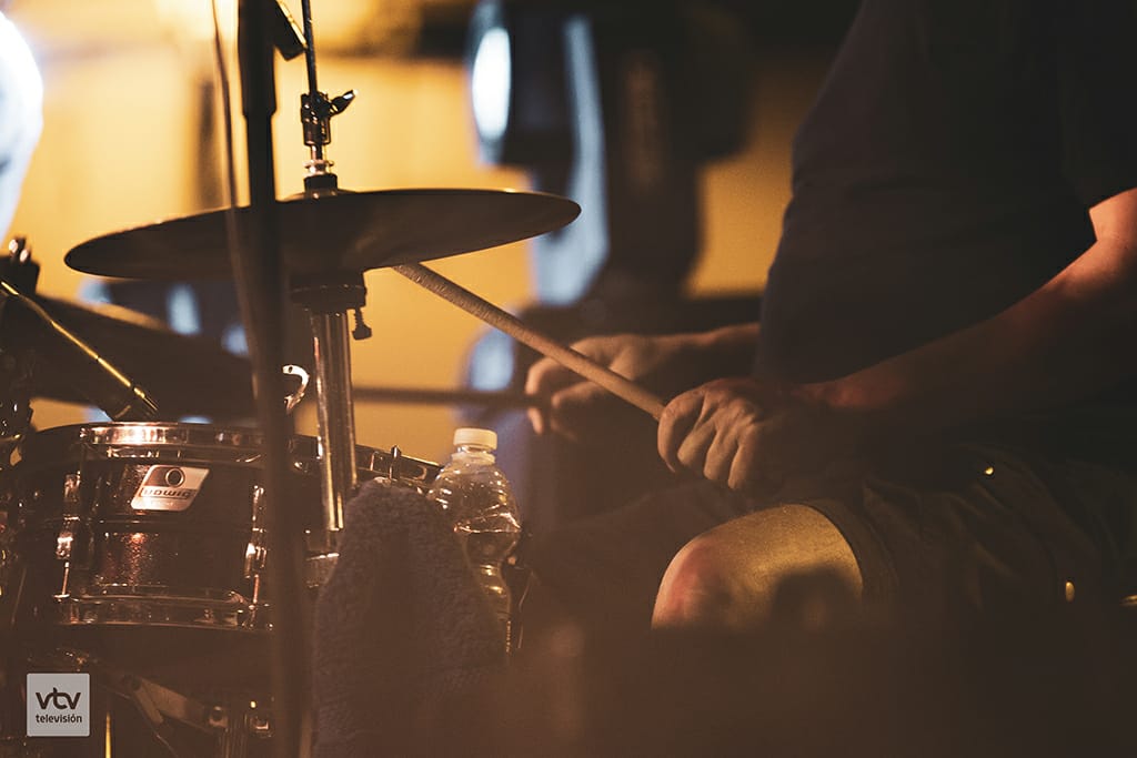 Antonio Jiménez a los palos, una auténtica locomotora del #groove !!!! #FelizViernesATodos #Concierto