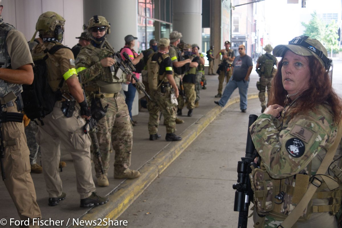 Tomorrow, a myriad of armed groups from various factions are expected to gather in  #Louisville amidst the  #KentuckyDerby2020.I am flying there this afternoon and will be live-streaming all day tomorrow, but I want to use this thread to introduce the various groups.