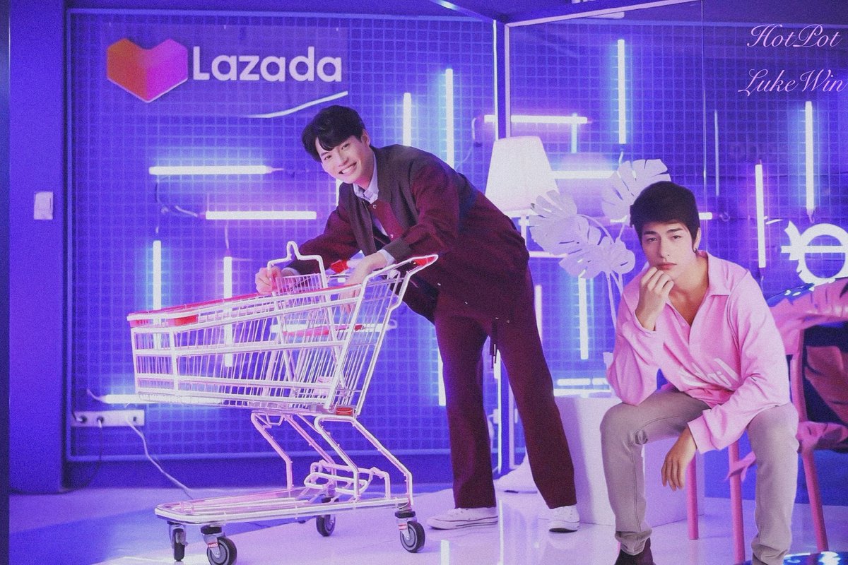zyldhg's tweet photo. Go shopping.
🐰🖤💚🐼
@winmetawin
@thelukevoyage
#lukewin
#LukeWin https://t.co/Q39FmkWxaO