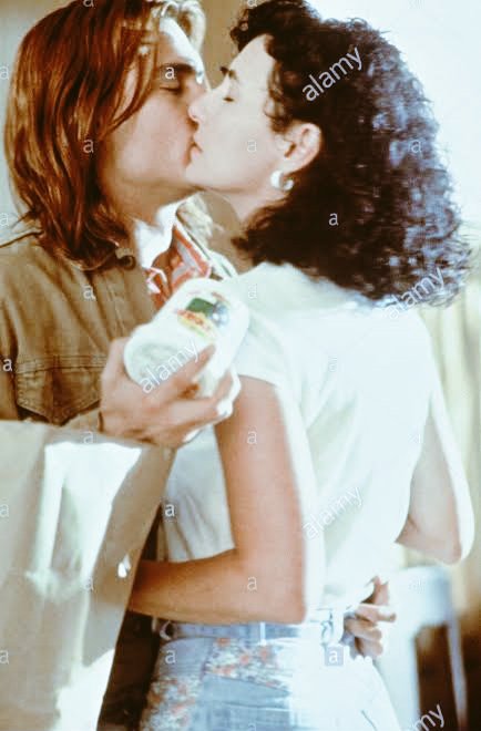  #MarySteenburgen On  #JohnnyDepp "Who wouldn't love kissing JohnnyDepp all day?" #WhatsEatingGilbertGrape (1993 film)