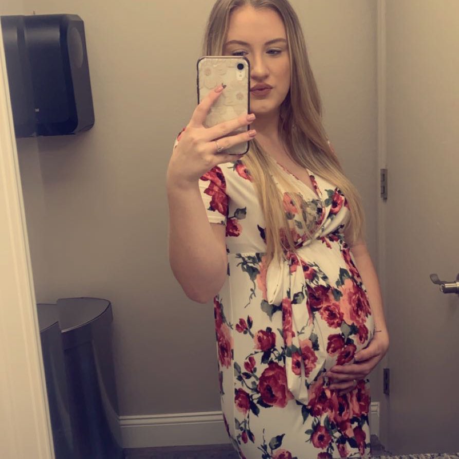 idekdes's tweet image. 18 weeks. 1️⃣8️⃣🤰🏼