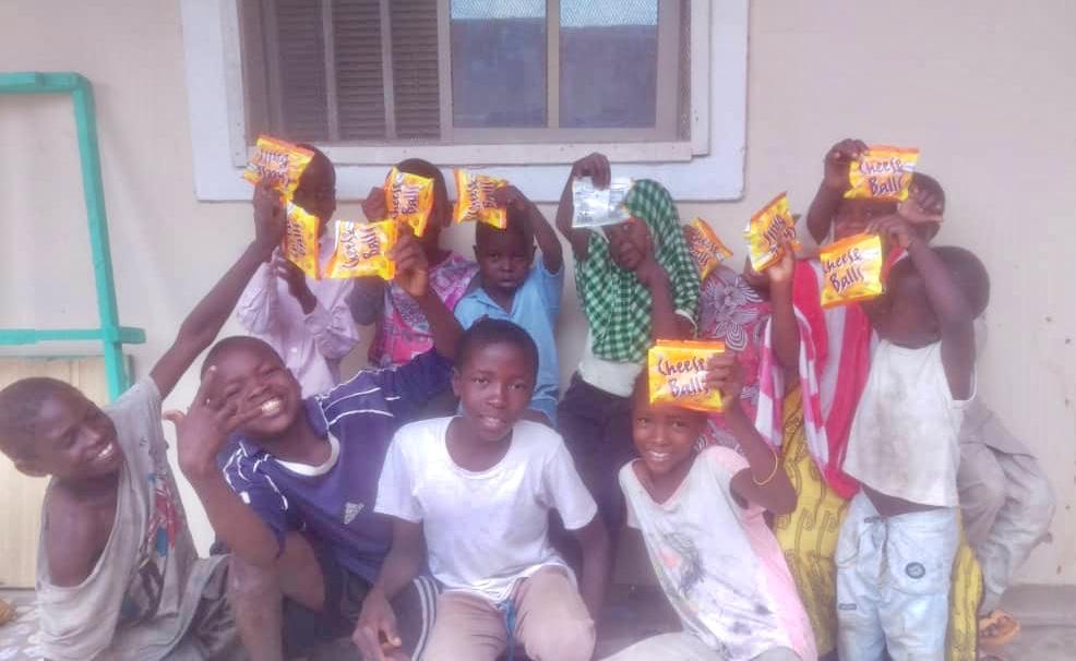 HVNGlobal's tweet photo. VOLUNTEER IN NORTH EAST NIGERIA TAKES PART IN THE ONE MILLION ACTS OF CHARITY CAMPAIGN! 

Bara Ajiya from 
Maiduguri Chapter reached out to 20 children in Pompomari Community, Borno state . 

Click to make a donation today! ➡ https://t.co/PCMFUJ5Zdj

#ActsofCharity https://t.co/HUppEBiBMt