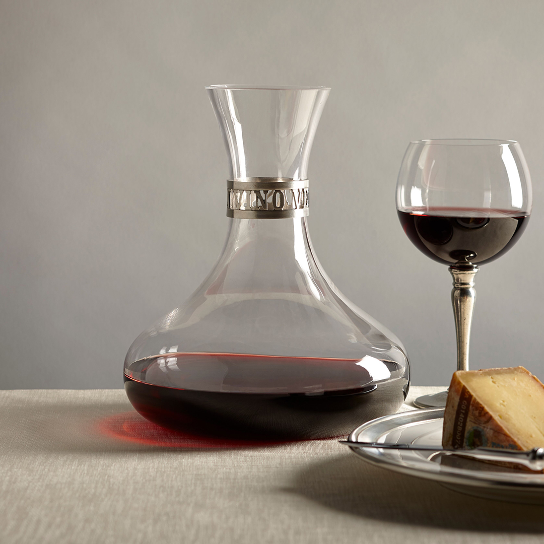 #RedAlert - it's National #Chianti day 
As if we needed an excuse <a href="/ItalianPewter/">Cosi Tabellini UK</a>
#FridayFeeling sipping a young red, poured from a #classic #carafe into #elegant pewter stemmed #crystal #wine glasses
Makes it all so much more grown-up now schools are back! italian-pewter.co.uk