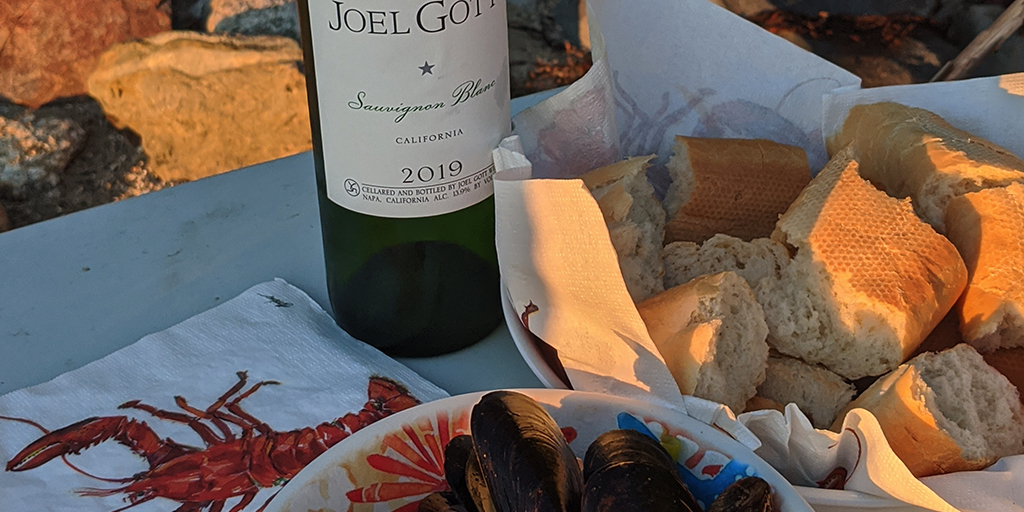 joelgottwines's tweet photo. Mussels topped with garlic sauce go great with our Sauvignon Blanc. Added bonus: dunking the bread. Hope you enjoy! https://t.co/sZ7FYkgnUk
Photo by Theresa Murphy https://t.co/fwuYvx0aFr