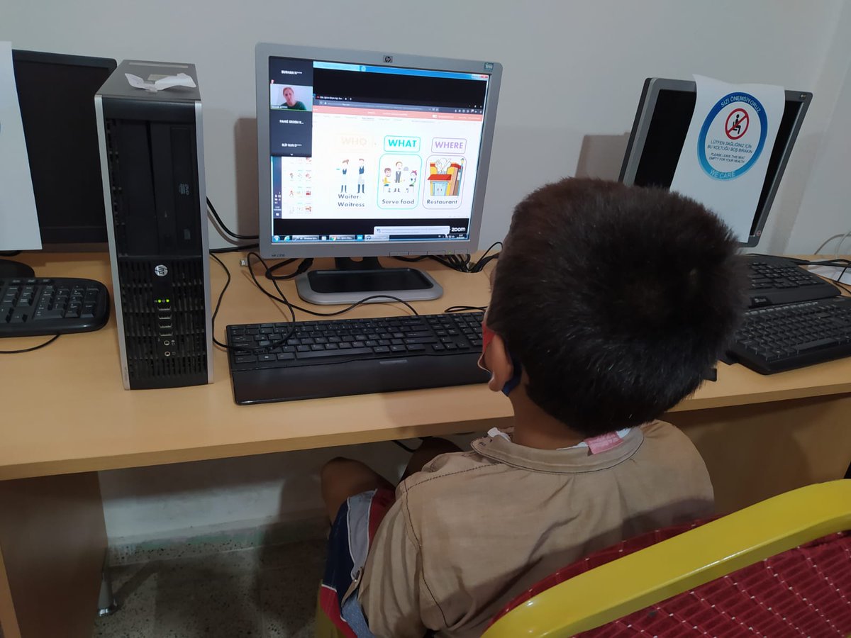 SusanogluO's tweet photo. Susanoğlu İlkokulu ve  Ortaokulu internet erişimi olmayan  öğrencilerimiz Eba Destek Noktası'ndan faydalanmaya devam ediyorlar.
#okullarıguevenleacacağız
#EBACanlıDers 
#EbaDestekNoktası https://t.co/iLnLyvBEyL
