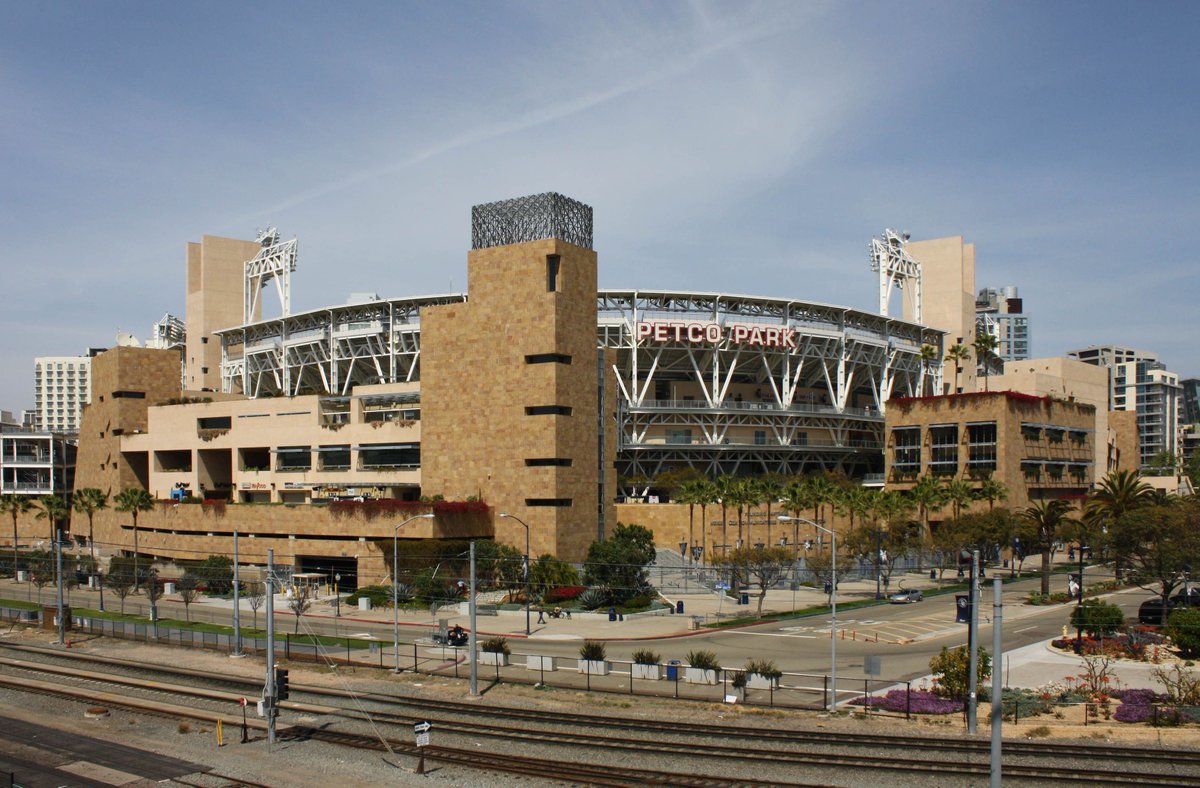 FriscoClassic's tweet photo. Did you know, the largest college baseball attendance on record was between @UHCougarBB and @AztecBaseball on March 11, 2004 at Petco Park in San Diego, CA hosting a total of 40,106?
#RandomFactFriday brought to you by @fnbo
https://t.co/XHkLHv6KH9 https://t.co/cc0otOFyCI
