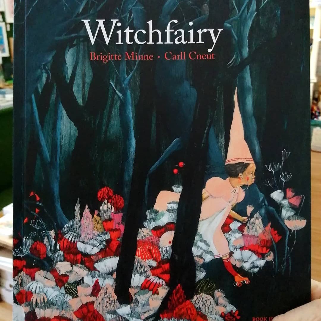 talesfortadpole's tweet photo. Oh how pretty๐A detail from one of our gorgeous new Witchfairy illustration prints by #CarllCneut (https://t.co/3XXFvLqHkG). We also have the matching book, by #BrigitteMinne (https://t.co/RAAYxLGqDN) Such a beautiful story...what a lovely gift the pair would make!๐ #BookIsland https://t.co/3BYeTU3BbR