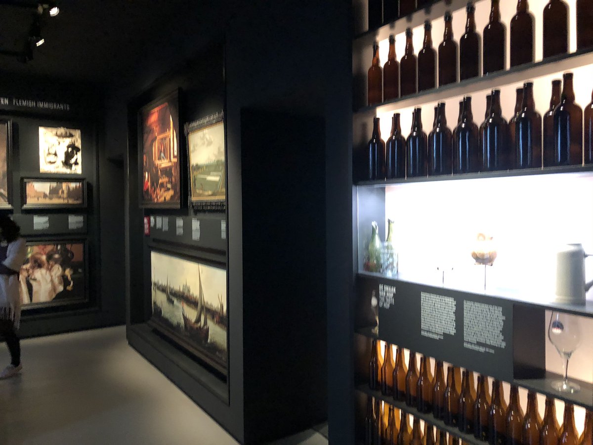 heiliegers's tweet photo. @MuseumHaarlem is heropend. Wat een prachtige permanente tentoonstelling “Allemaal Haarlemmers” over de hoofdstad van Noord-Holland. Collega Jos Wienen opent. Fijn om er bij te zijn... in de stad waar ik ben opgegroeid! #cultuur #aanrader https://t.co/NQ1DQMkXp2