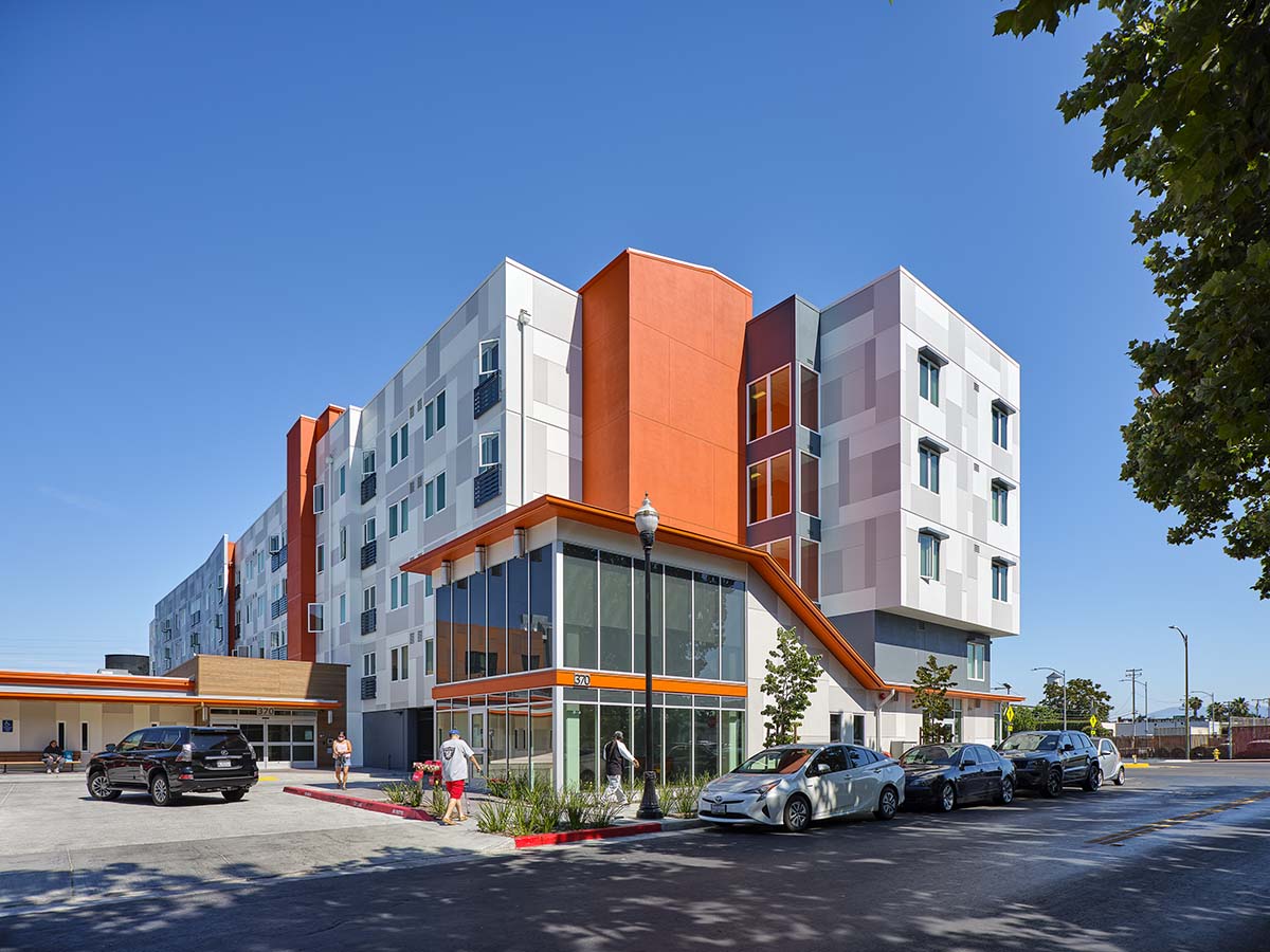 GelfandPartners's tweet photo. Park Avenue Apartments - 100 units of affordable senior housing in San Jose. The sustainable design features photovoltaic panels, solar thermal, and enhanced ventilation. @SCC_HousingAuth  #AffordableHousing #SustainableArchitecture #BCorp https://t.co/7vhbTX6klj