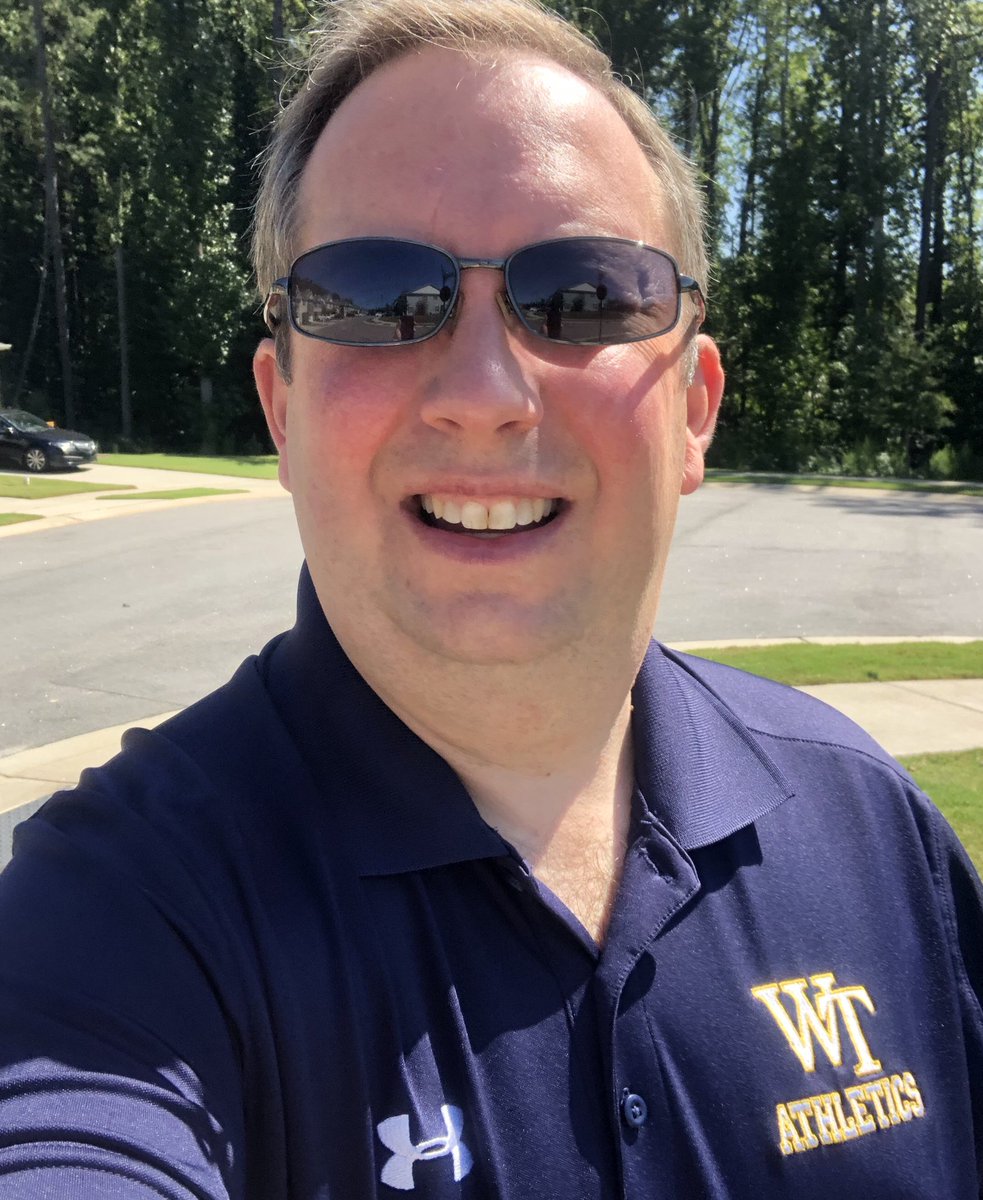 BrianAnweiler's tweet photo. I’m not a fan of selfies, but still have to show my 💙💛❤️. It’s #WakeTechSpirit on #CollegeColorsDay #WTEagles🦅 @WakeTechSGA @waketechsports https://t.co/Cs78H3nVbw