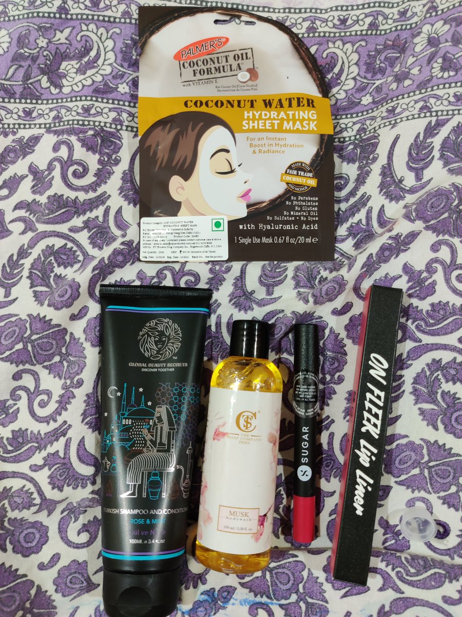 #InMyFabBag

Rose & mint Turkish Shampoo & Conditioner by #GlobalBeautySecrets, lip liner by #BrickNewYork, musk bodywash by #TheSoapCompanyIndia, coconut water sheet mask by #Palmers, Lillian rose matt as hell lipstick by @trysugar! Nice button style bag this time by @thefabbag!