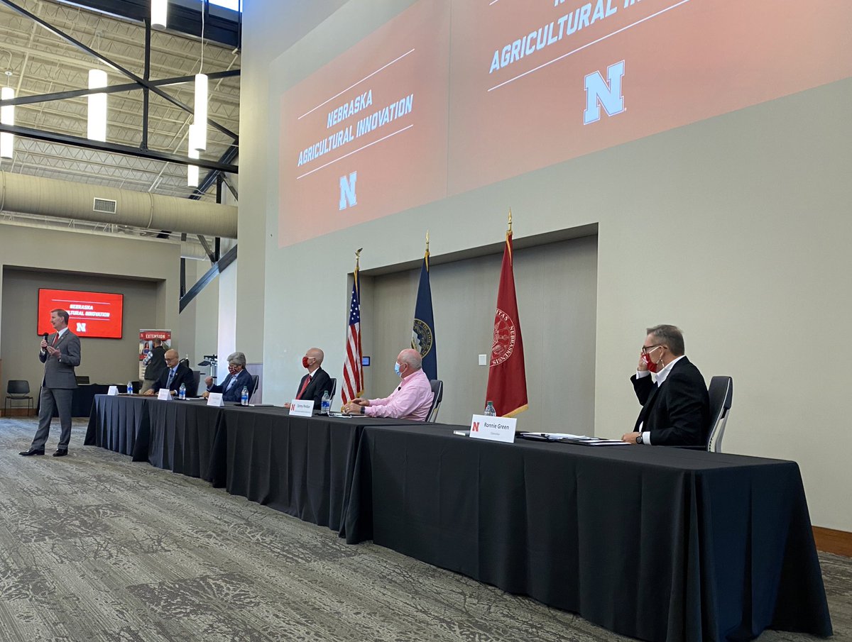 SonnyPerdue's tweet photo. Universities like @UNLincoln help us fulfill our motto to “Do Right and Feed Everyone” Had a great tour &amp; discussion on the real innovative breakthroughs like gene editing and precision ag that’s happening right here in Lincoln w/ @GovRicketts, @RonnieDGreen, &amp; @JeffFortenberry https://t.co/yxXciiGdlr