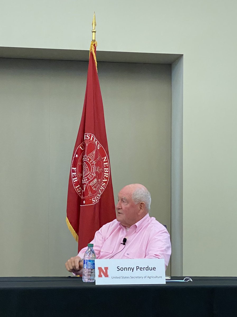 Universities like <a href="/UNLincoln/">University of Nebraska-Lincoln</a> help us fulfill our motto to “Do Right and Feed Everyone” Had a great tour &amp; discussion on the real innovative breakthroughs like gene editing and precision ag that’s happening right here in Lincoln w/ @GovRicketts, <a href="/RonnieDGreen/">Ronnie D. Green</a>, &amp; <a href="/JeffFortenberry/">Jeff Fortenberry</a>