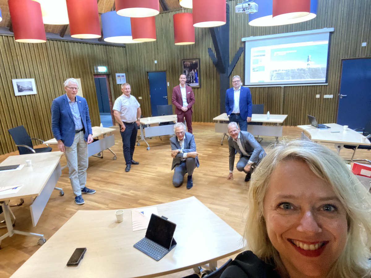 Vanmiddag te gast bij het  ⁦Nationaal Programma Groningen.  ⁦Onder de indruk van het programma #Toukomst &amp; initiatieven uit de dorpen en wijken! Dank voor de ontvangst ⁦<a href="/NPGroningen/">Nationaal Programma Groningen</a>⁩ ⁦<a href="/bertraangs/">Bert Raangs</a>⁩ ⁦<a href="/pier_prins/">Pier Prins</a>⁩ ⁦<a href="/KorBerghuis/">Kor Berghuis</a>⁩ ⁦<a href="/Robertdewit1990/">Robert de Wit</a>⁩