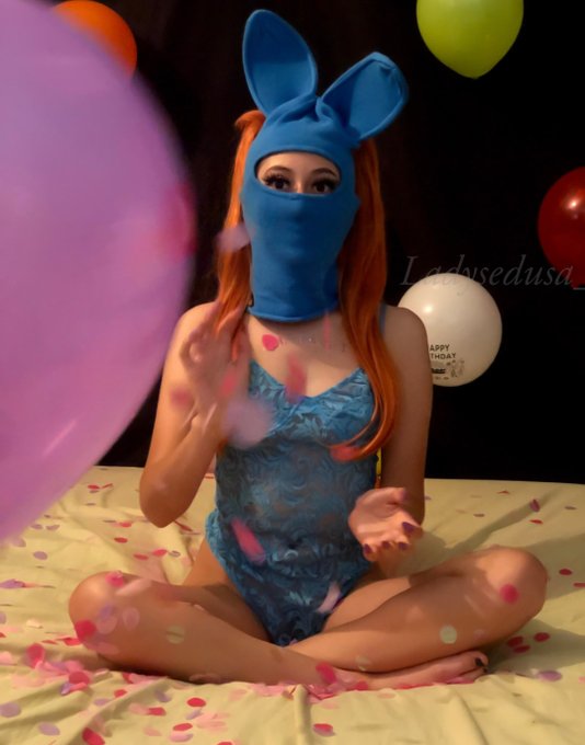 I'm 25 today 🥳 #birthdaygirl https://t.co/POpQPS6Ebb<a href="/tag/birthdaygirl"class="tags">#birthdaygirl</a>