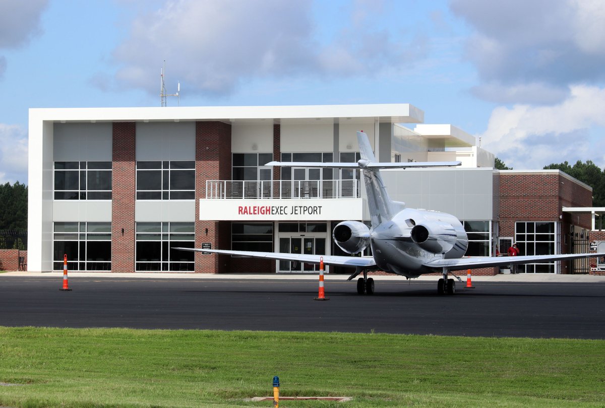 RaleighExec's tweet photo. HOME SWEET HOME! We took some photos a few weeks ago and here's one of our terminal from the taxiway. We'll share more and hope you enjoy them.

#RaleighExec #RaleighExecTerminal #airport #KTTA #aviation #ResearchTriangleNC #RaleighNC @TriangleRegion #ResearchTriangle https://t.co/UQI297Vh8n