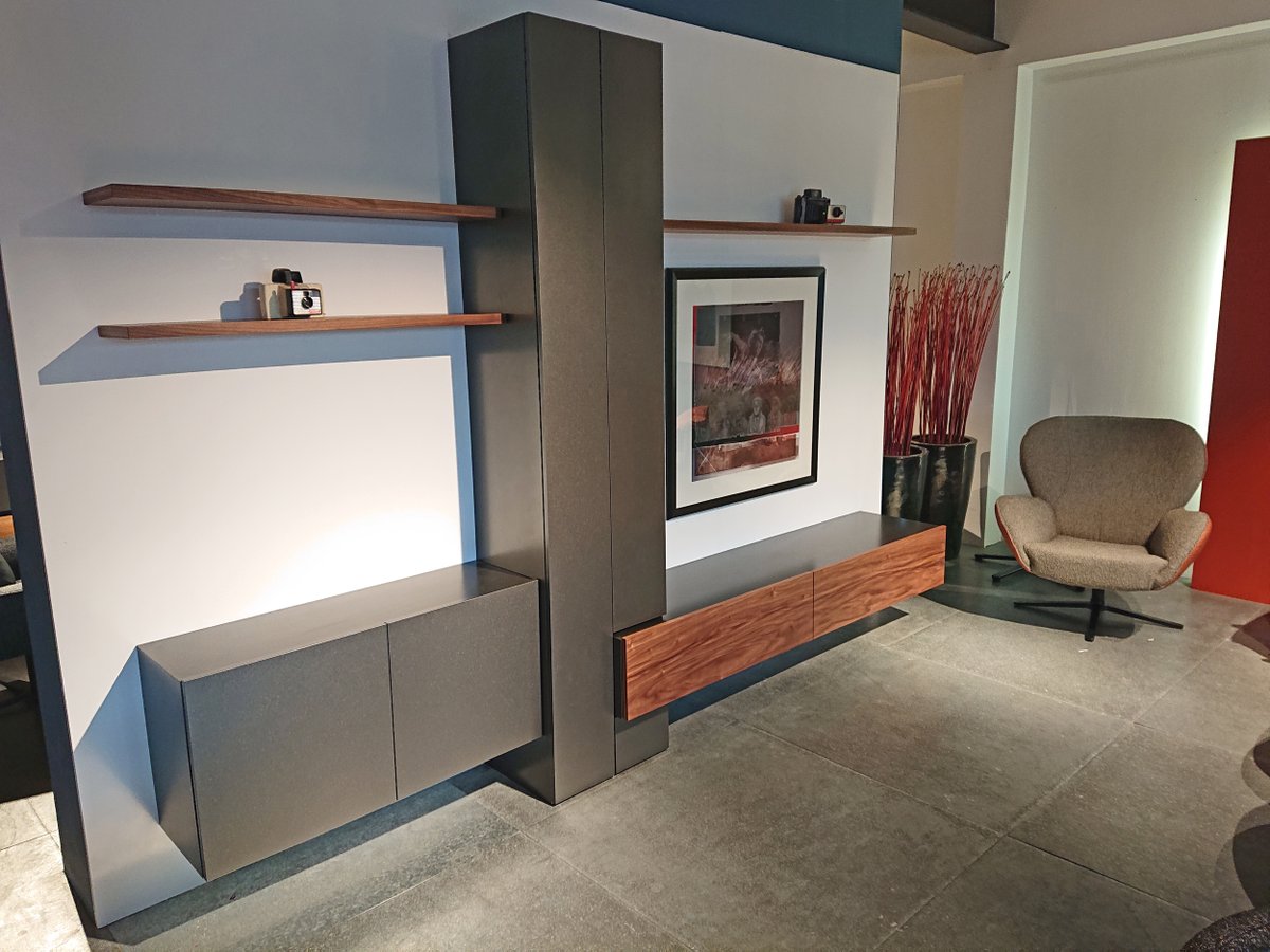 BanzBord's tweet photo. Nu in de showroom in Vlaardingen: de Banz Bord Jubilé! Zoals de naam al doet vermoeden, een jubileumkast ter gelegenheid van het 55 jarig bestaan van Banz Bord. Nieuwsgierig naar de prijs en mogelijkheden? U bent van harte welkom aan de Kotterstraat 8 in Vlaardingen! https://t.co/X0wOn0q3ph