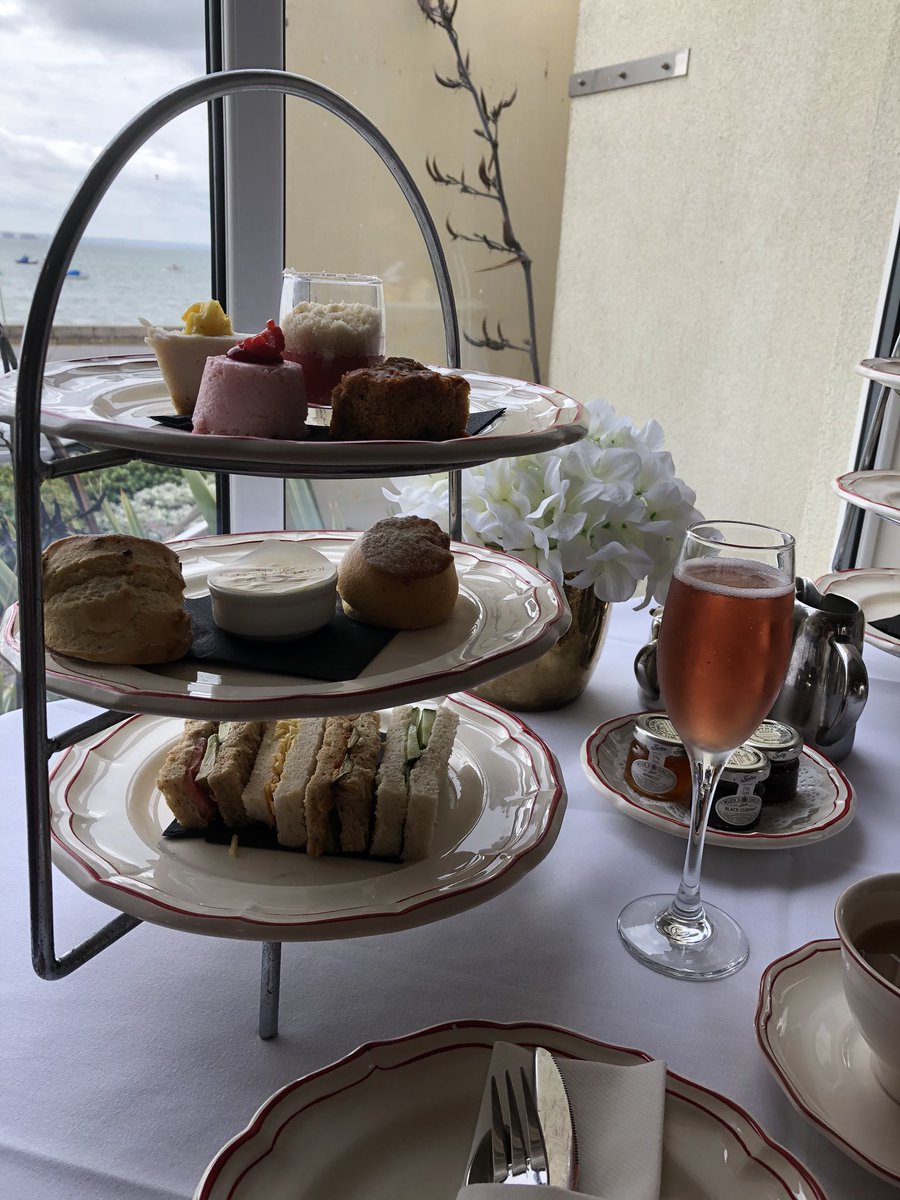 janesrichards's tweet photo. Such a treat! Delicious afternoon tea with a dear friend plus added bonus of a seaside walk! #dayoffwin #thankfulfor #Challenge2020 https://t.co/M2haShTz1g