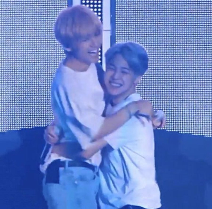 yasra_e's tweet photo. Vmin Day 🥺💜🐯🐥 
Oh yes, i'm in! 
#Happy95Day
#95zday
#HappyVMINday
#구오즈는사랑입니다 https://t.co/iXyhaFmq8G