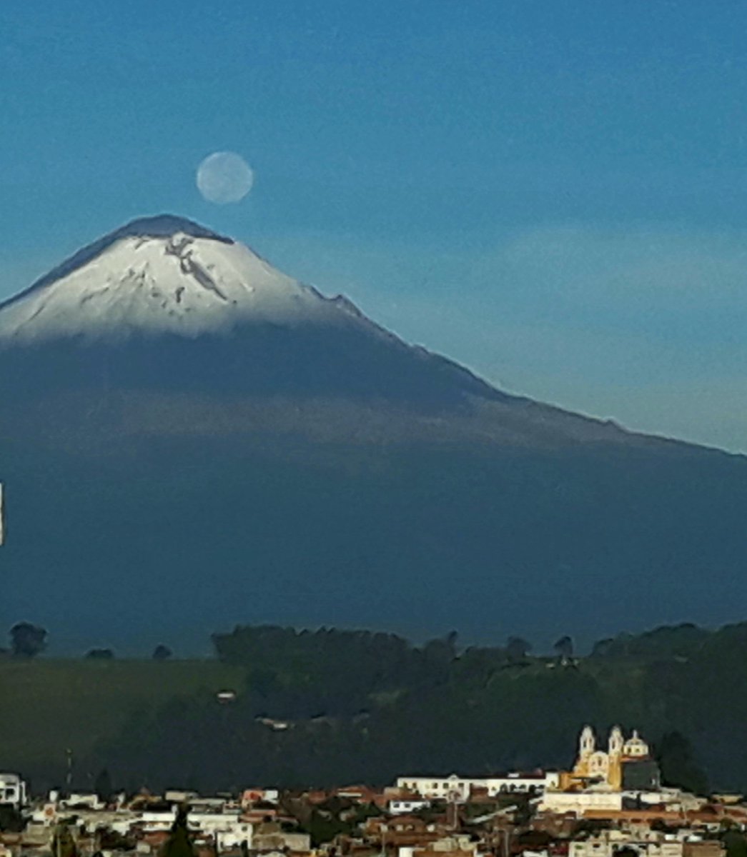 desde mi balcon 🌋🌠🌛 tweet media