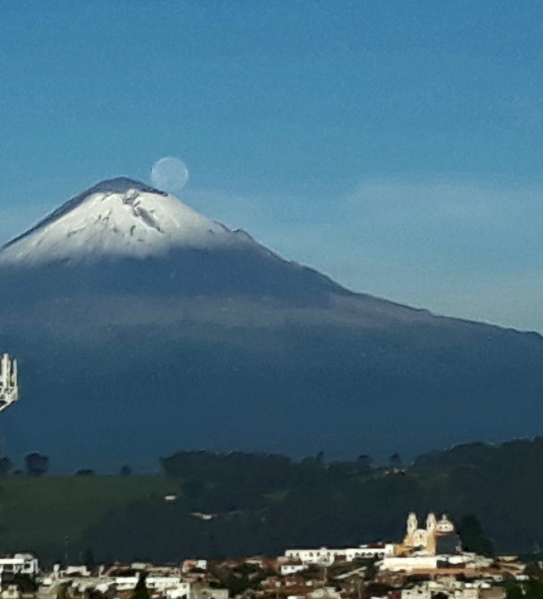 desde mi balcon 🌋🌠🌛 tweet media