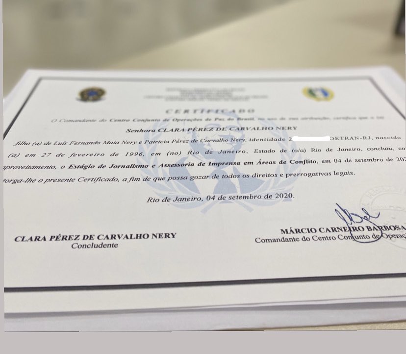 clarapnery's tweet photo. Estágio de Jornalismo e Assessoria de Imprensa em Áreas de Conflito concluído! 💪🏽👩🏽🎓Que experiência incrível que o #ExércitoBrasileiro proporcionou. Obrigada #CCOPAB e também a @BandRio https://t.co/7IKtdeJRkU