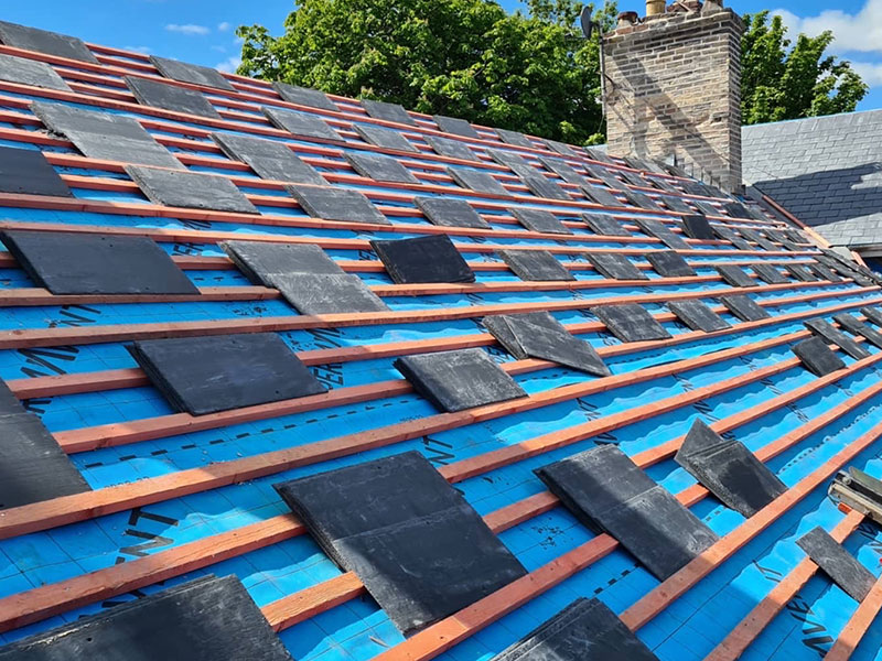 In our latest case study, we show how our unique products: air and vapour permeable membrane APEX and Easy Slate can provide a solution for Grade II listed building renovation. View full study: bit.ly/3i2Yvhl.