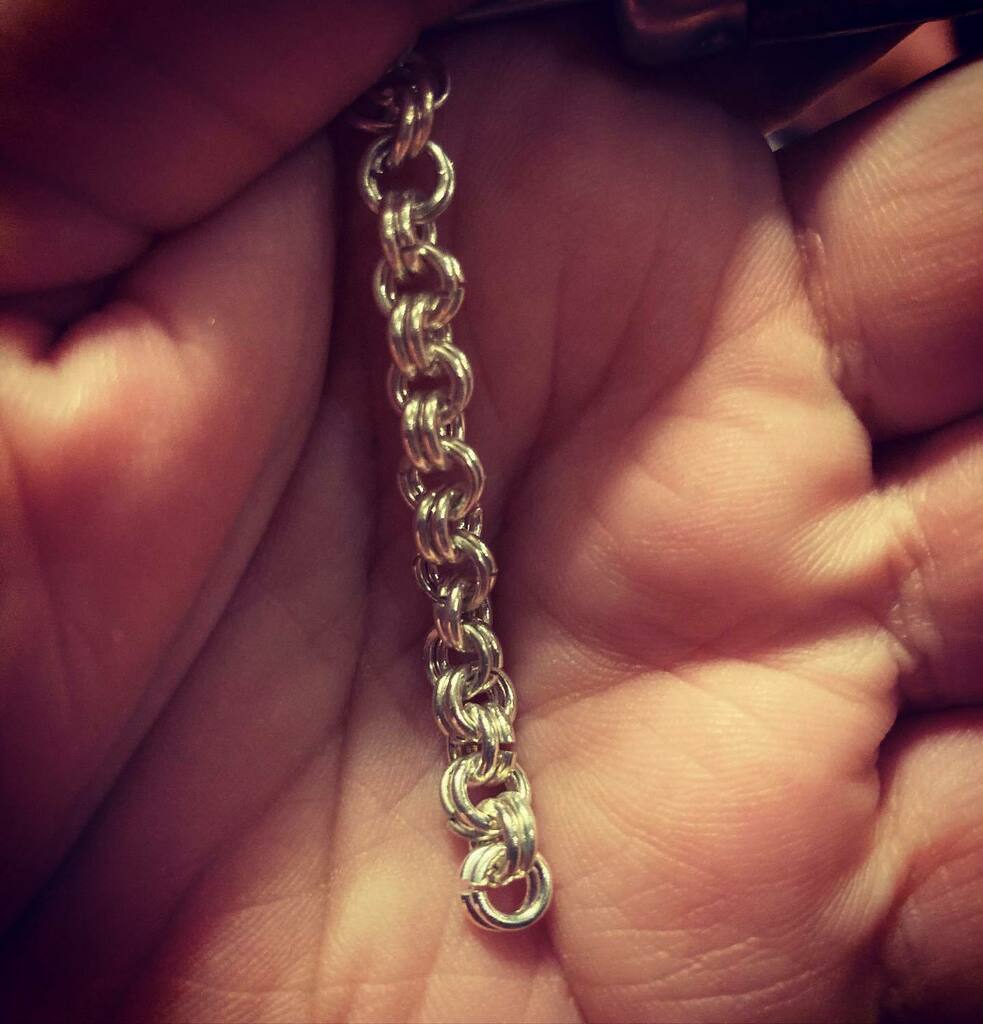 tranquildesuk's tweet photo. Trialing #chainmaille last night. Think I found a new addiction. #jewellerybybella #handmade #handcrafted #necklace #bracelets #chainmail #chainmailjewellery https://t.co/NFN0tiS1LW https://t.co/KcYpGQ6jWY