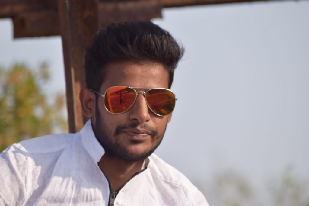 112Saipranay's tweet photo. @SonuSood sir plz help him sir *Help shashikanth to walk*

Shashikanth reddy, Age : 25  has to undergo a surgery for spine injury on 1-9-2020 and cannot afford to pay Rs 6,50,000. Kindly help him to get the surgery done he is from Moti nager ,Hyderabad , Telangana https://t.co/MJW3q8OyGG