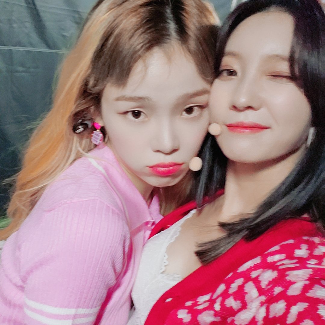 WM_OHMYGIRL's tweet photo. #HelloWM 😘 좋았으면 소리질러!!!! #비니 #크리들 #보고싶었어윱💜 https://t.co/pRGB6YuLKU