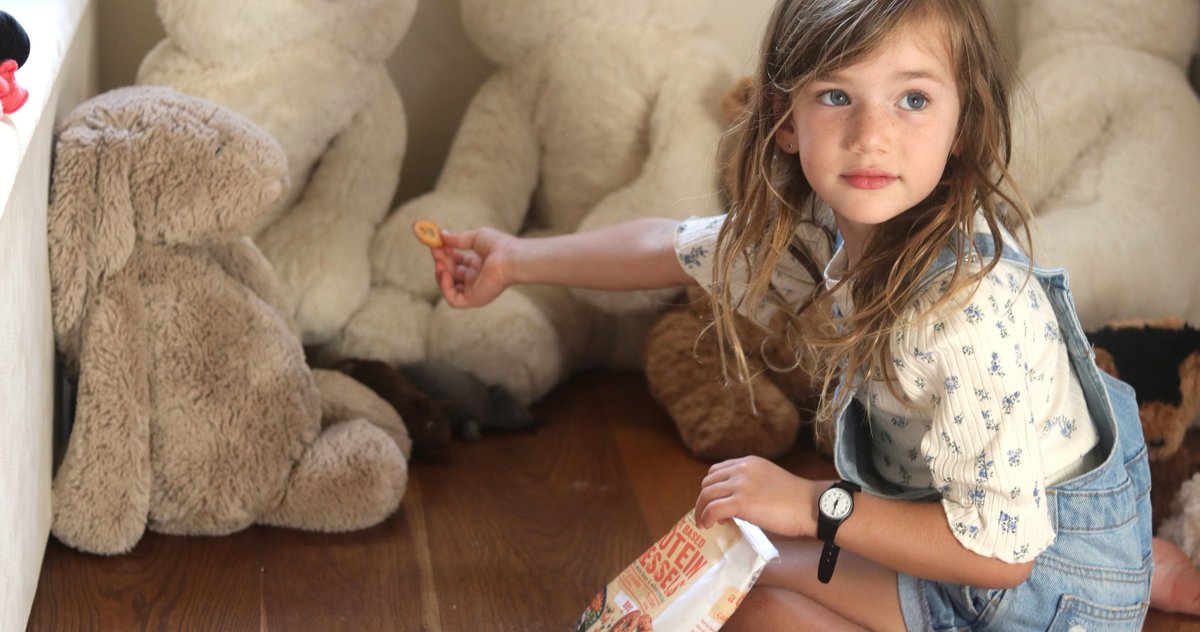 PresselsUsa's tweet photo. Protein Pressels are perfect for sharing with friends! 😀😍
https://t.co/EL1oFdjlYc

#pressels #proteinpressels #protein #plantbasedprotein #pretzel #pretzels #pretzelchips #pretzelcrisps #vegan #kidsnack #familysnack #snackbetter #plantbasedsnack #snacks https://t.co/mhyyEZpBWy