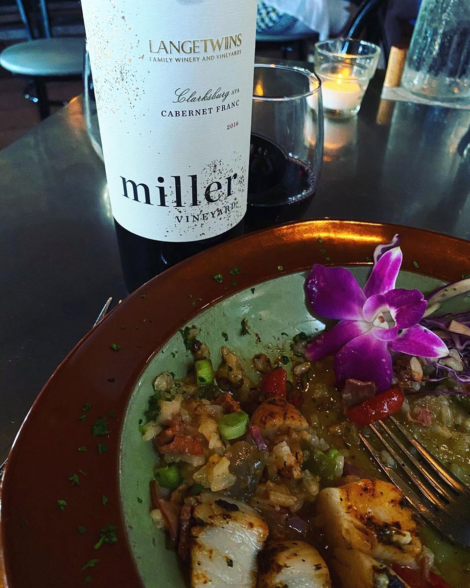 LilisBistro's tweet photo. Come in and see us tonight for dinner and live music! We suggest trying our scallops and dirty rice paired with your favorite white or red 🍷 

Dinner from 5:30-10:00. Live music beginning at 6:30!

📷: @dougrenfro https://t.co/43EZhWqpo1