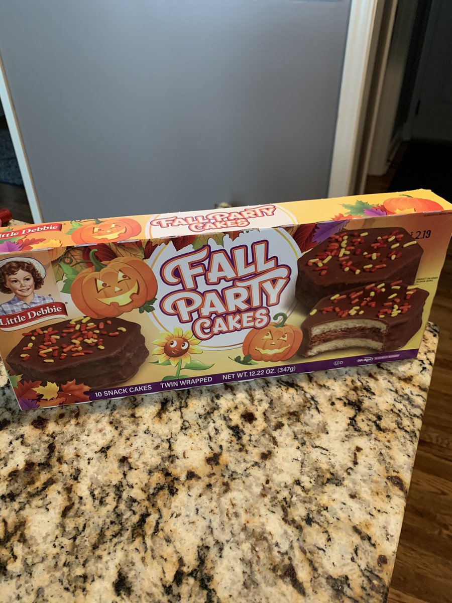 KenBolt64's tweet photo. My favorite part to the end of summer. @LittleDebbie https://t.co/1y7uZNZhl8